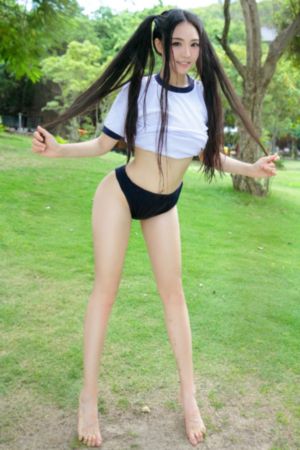 厨房掀开馊了裙子子挺进视频